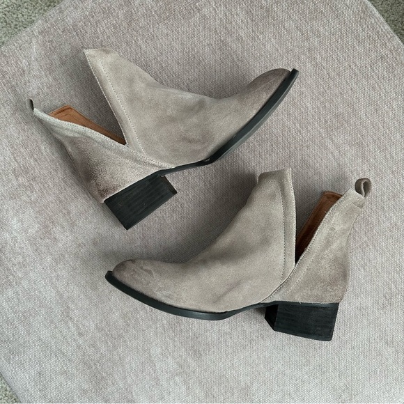 Jeffrey Campbell | Muskrat booties - Picture 5 of 5